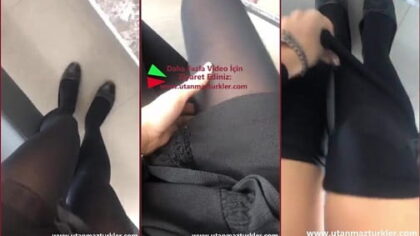 Ofiste Çoraplarını Sıyıran Stajyer Alara – Periscope