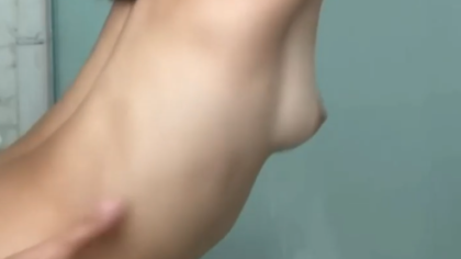 Enfes Kızı Duşda Sikiyor